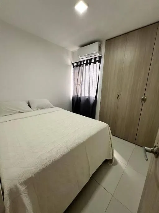 Appartamento Apto 3 Hab Con Piscina Cerca A La Playa Cartagena